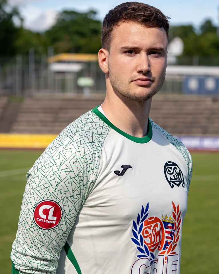 https://svwiesbaden1899.de/wp-content/uploads/2025/08/Noah-Kara-768x960.webp